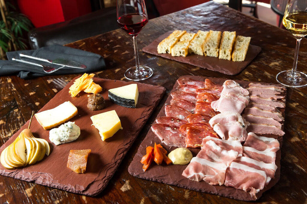 DoubleHelixWineandWhiskeyLoungelasvegas103 1024x683