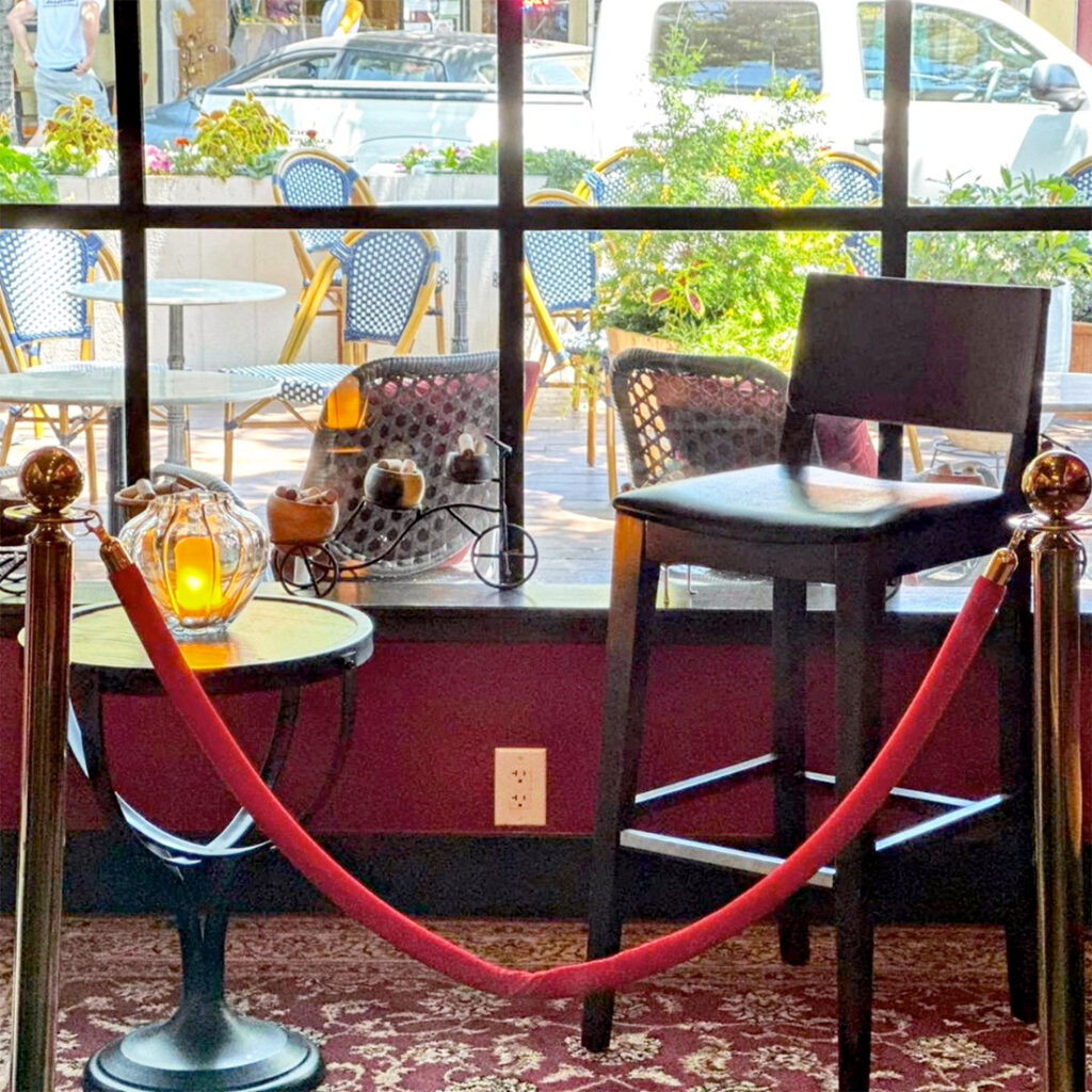 RougeLoungesancarlos176 1024x1024