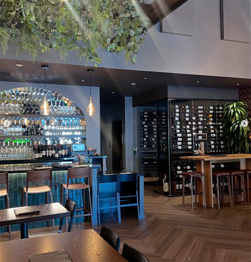 MogAsuWineBarandBottleShoptiburon107 980x1024