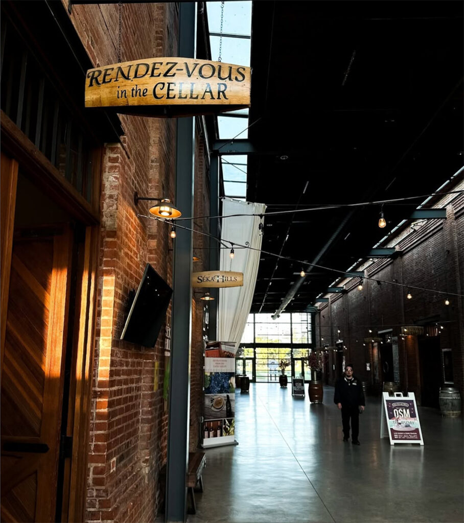 rendezvouswinerysugermill1054 908x1024
