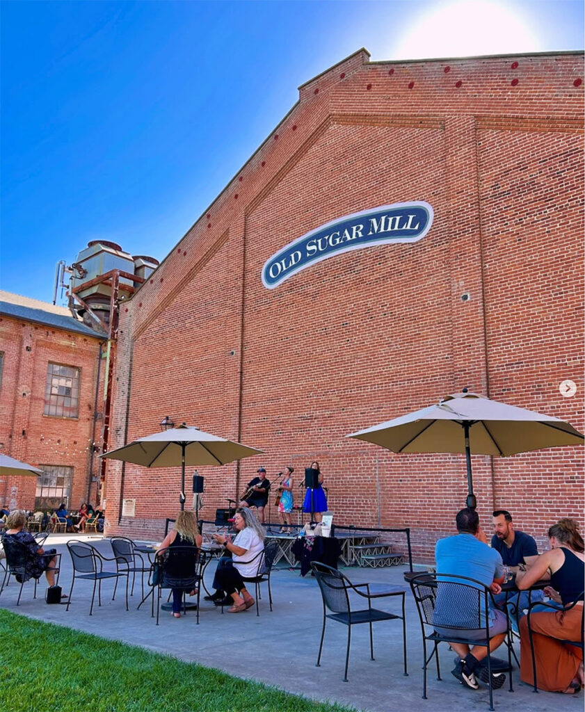 rendezvouswinerysugermill110 841x1024