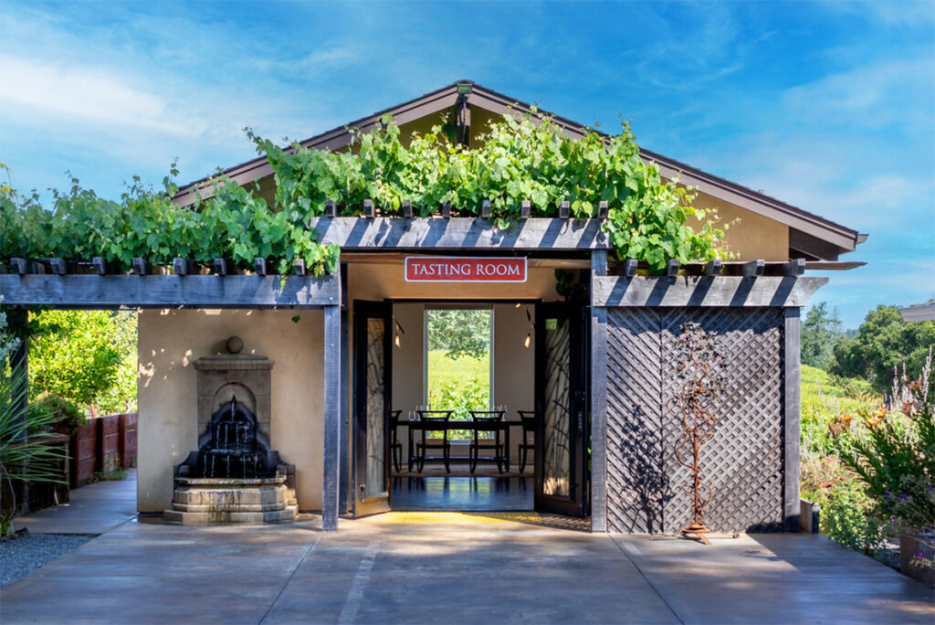 squarepegwinery1025 1024x684