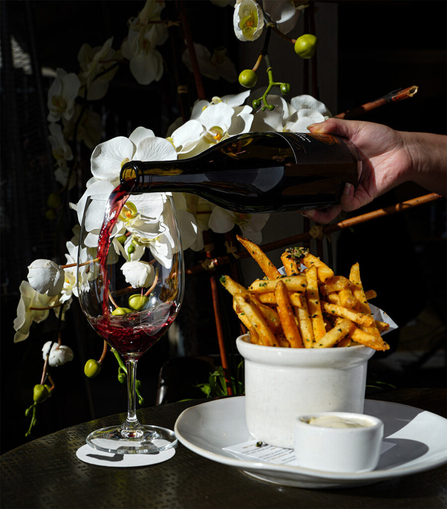 williswinebarsantarosa100 899x1024