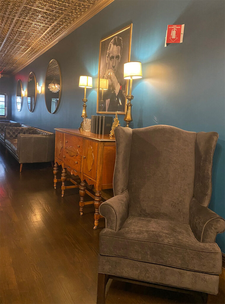 AuburnLoungeandWineBardanville134 759x1024