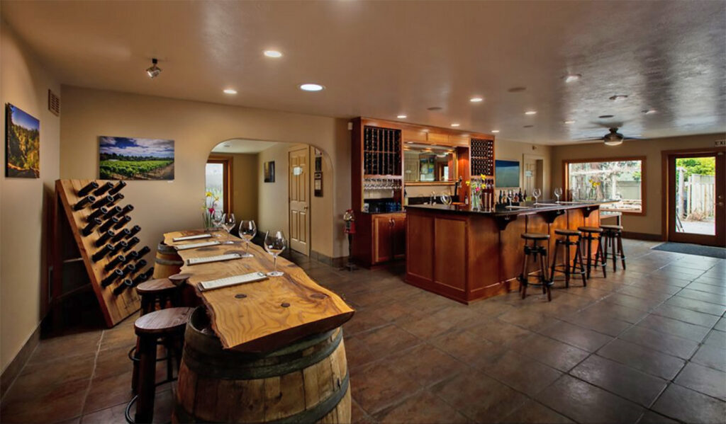 FurthermoreWinesSebastopolTastingRoomCourtyard2 1024x599