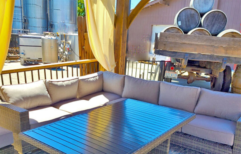 LarsonFamilyWinery105 1024x657