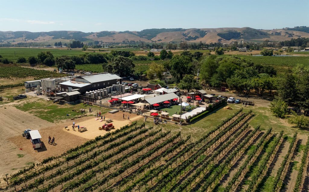 LarsonFamilyWinery107 1024x638