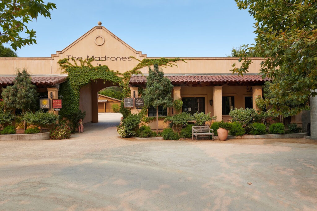 LongMeadowRanchWineryAndersonValleyTastingRoom2 1024x683