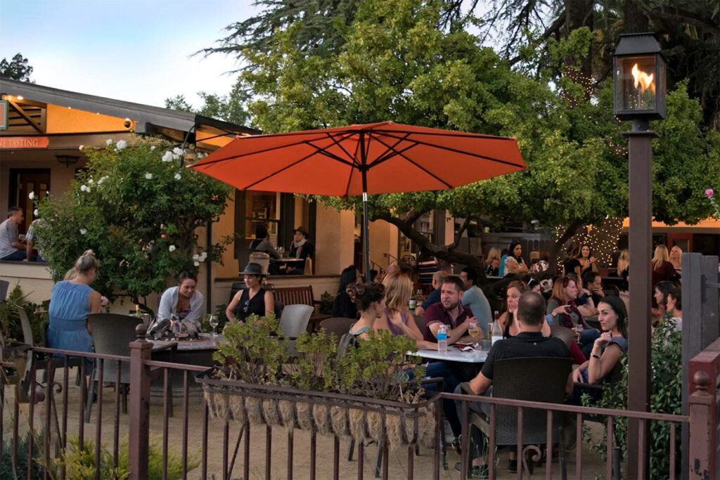 RocheWineryTastingRoomontheSonomaPlaza101 1024x683