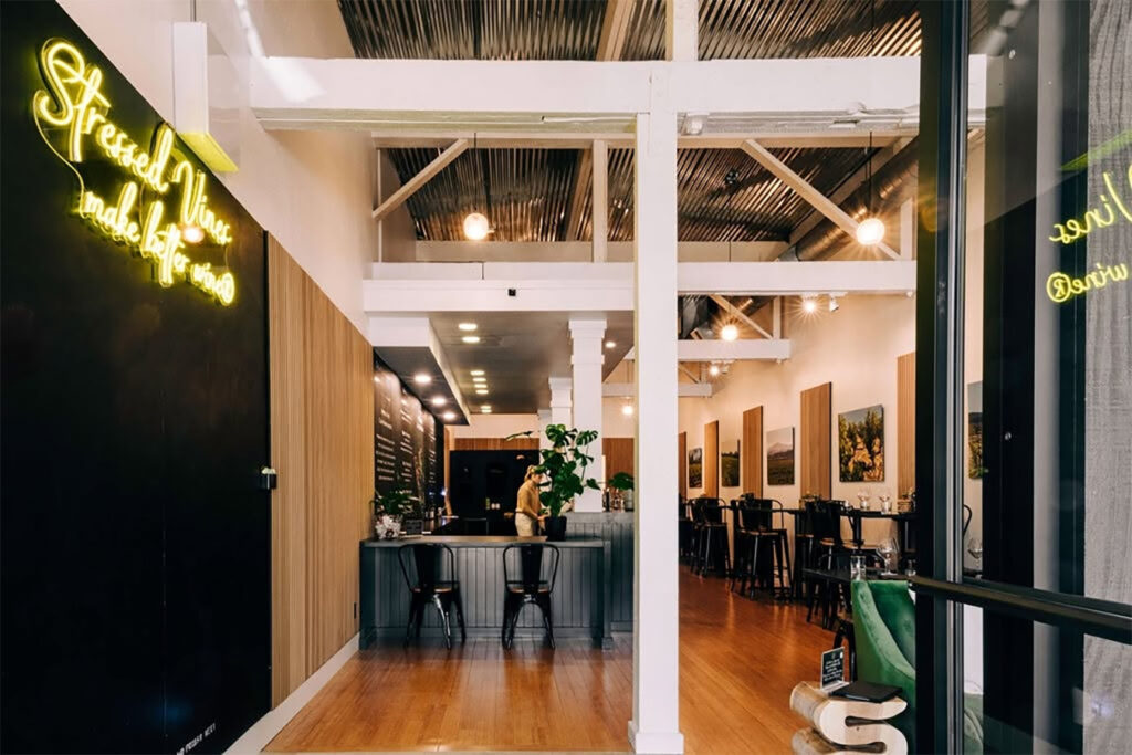 StressedVinesCellarsTastingRoomhealdsburg3 1 1024x683