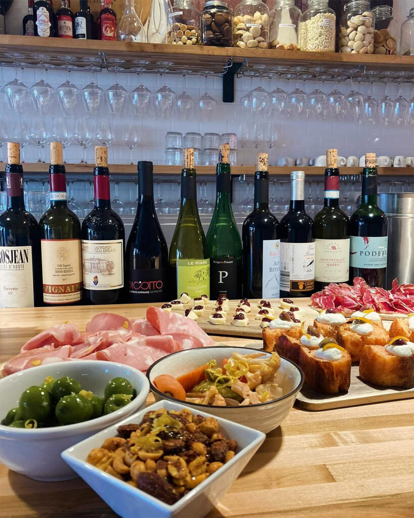 VinoVerolosgatos100 819x1024